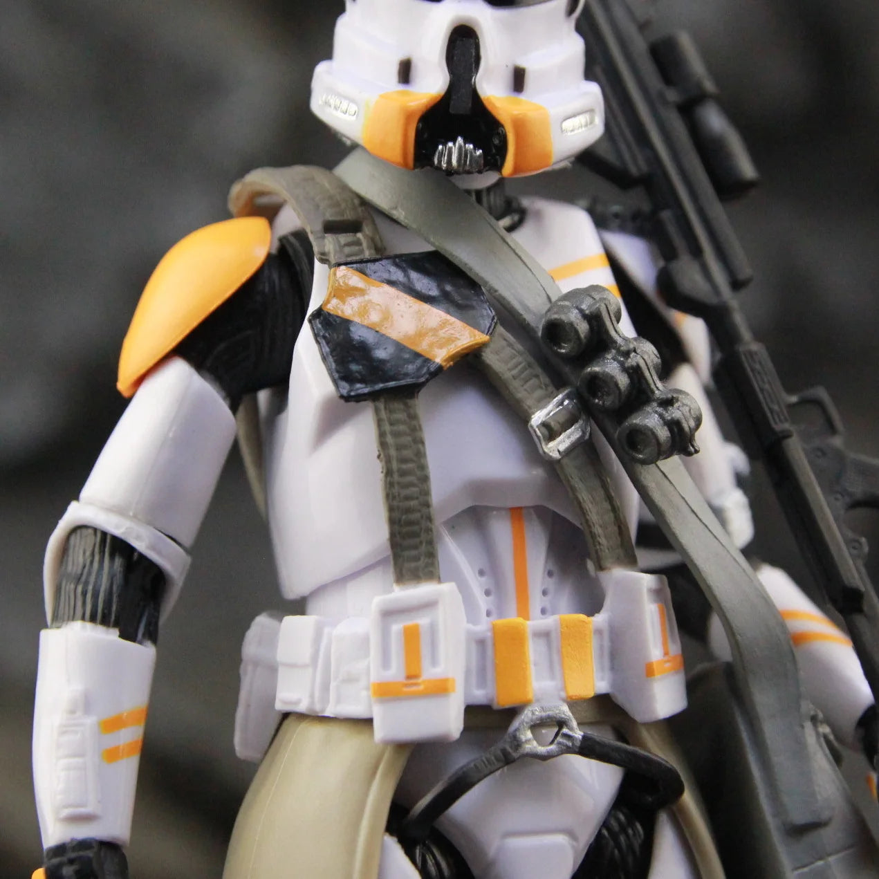 Figura Star Wars 212° Batallón de Ataque – 2ª Compañía Aerotransportada Sniper Trooper 6”